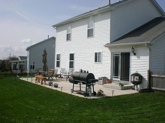 Backyard/Patio1