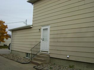 312 S Rhode Island Ave APT 2, Hastings, NE 68901