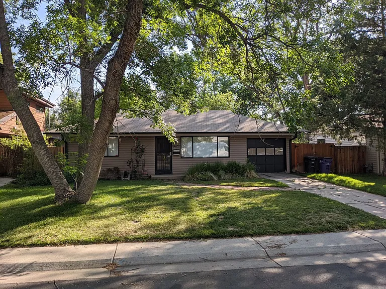 5629 E Minnesota Dr — Photo 1
