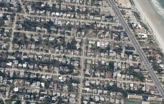 3rd image of 1481 N Peninsula Dr