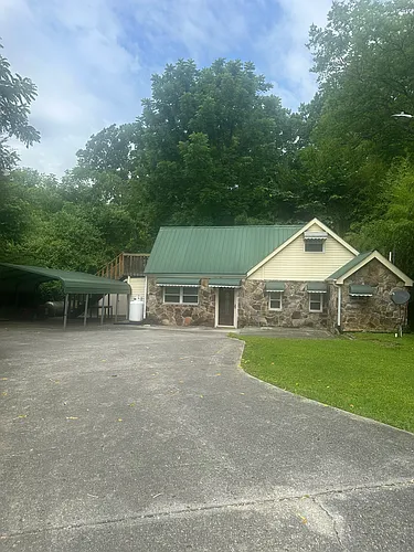 1609 Barry Rd Photo 1