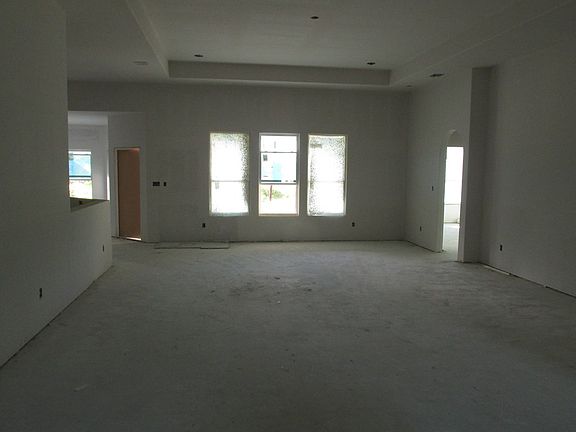 5th image of 3216 Henderson St