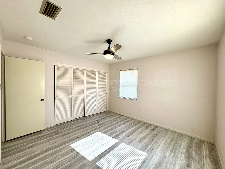 1074 Gerona Ave — Photo 16