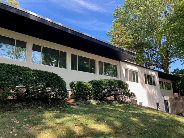 6650 Meadow Ridge Ln, Cincinnati, OH 45237