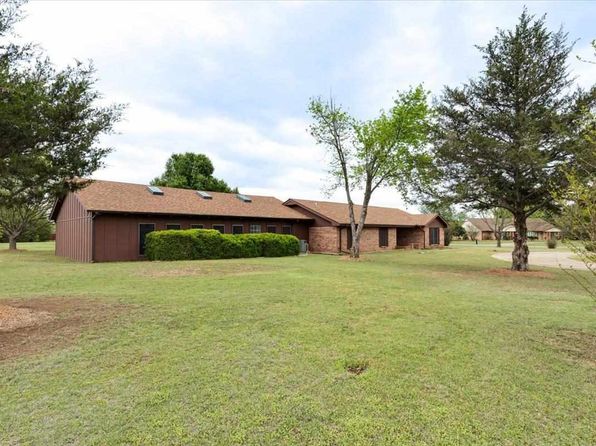 306 Curts Dr, Lawton, OK 73507