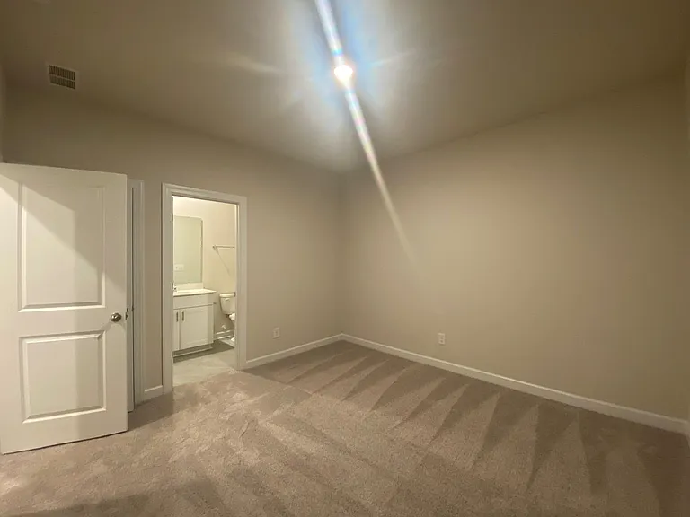 3762 Memorial Pkwy — Photo 17