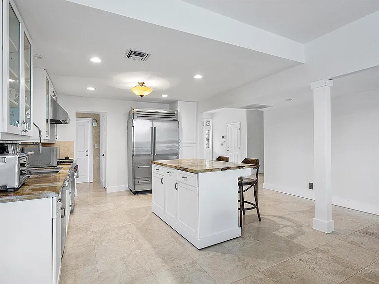 1421 Ponce De Leon Dr — Photo 12