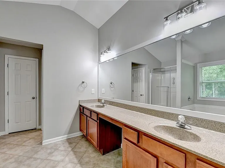 2208 Staunton Dr — Photo 34