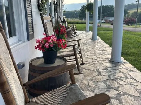 625 Riverbend Rd, Stanley, VA 22851