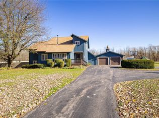 1630 Salt Rd, Penfield, NY 14526