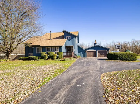 1630 Salt Rd, Penfield, NY 14526