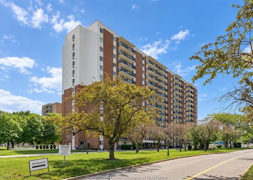 8591 Riverside Dr E #1303