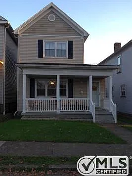 630 Banfield Ave photo 1