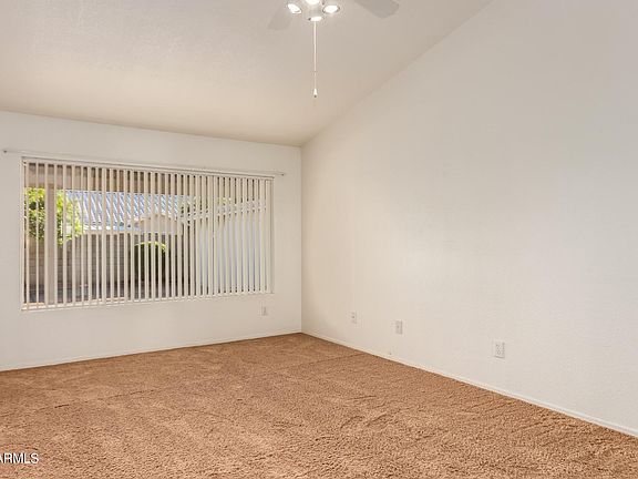 4th image of 205 W Wahalla Ln