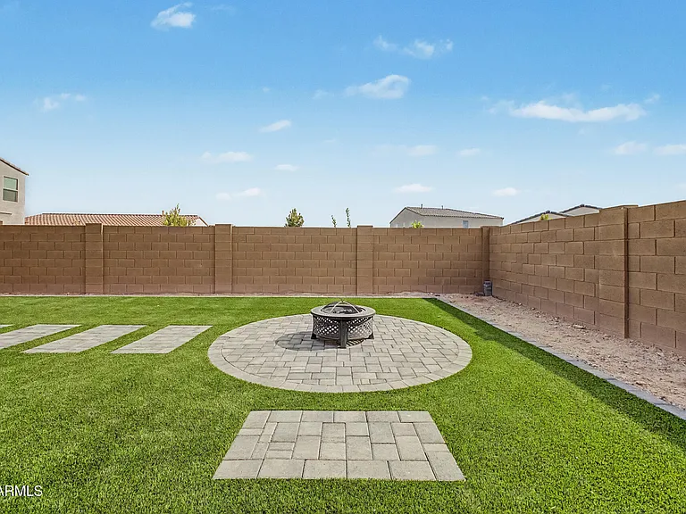 12515 W Morten Ave — Photo 17