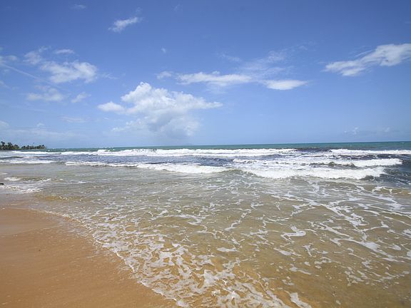 Beach 90 seconds from Villa