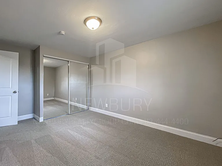 Poplar Apartments — Photo 74