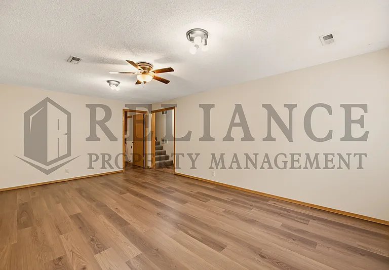 516 N Lakeside Dr — Photo 38