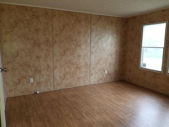 5th image of 153 Seminole Ln