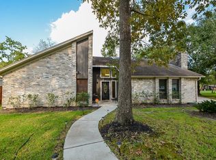 502 Sloop Ct, Crosby, TX 77532