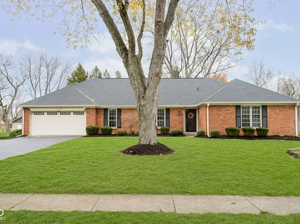 10707 Lakeshore Dr E, Carmel, IN 46033