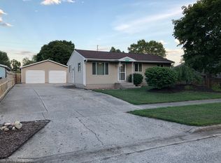 213 Jane Ellen Dr SE, Lowell, MI 49331
