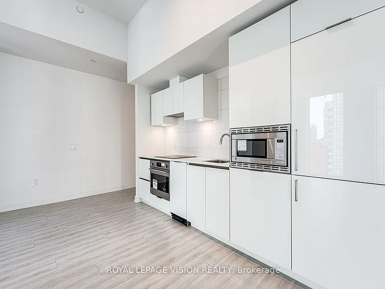 121 Saint Patrick St #1121 — Photo 13