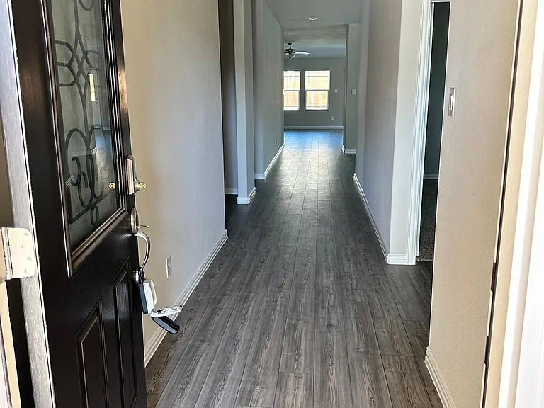 1606 Crystal Valley Way — Photo 3