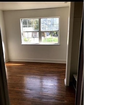 3rd image of 435 Ferris Ave