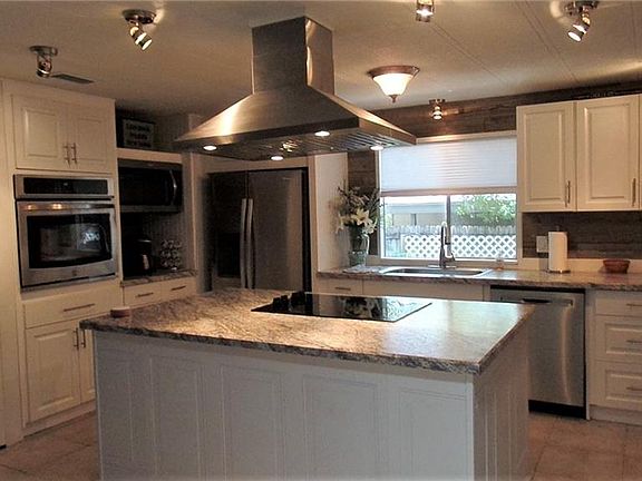 4th image of 750 E Pampas Grass Ct