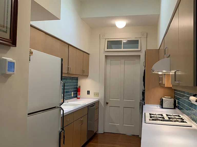 321 Stieren St — Photo 15