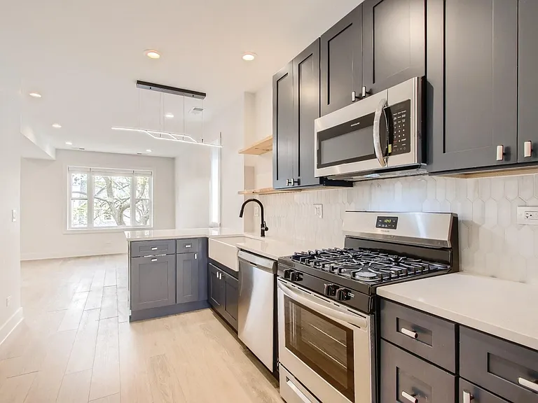 2715 N Lawndale Ave #1 — Photo 11