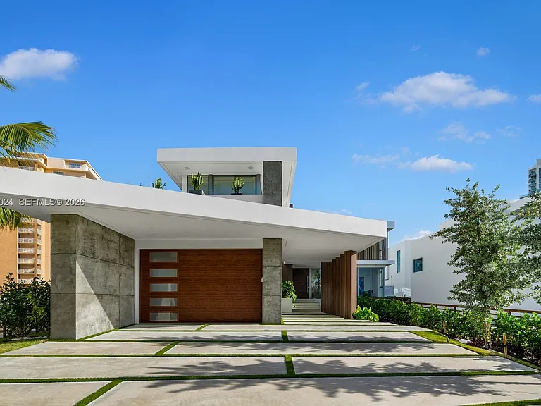 501 Palm Dr — Photo 7