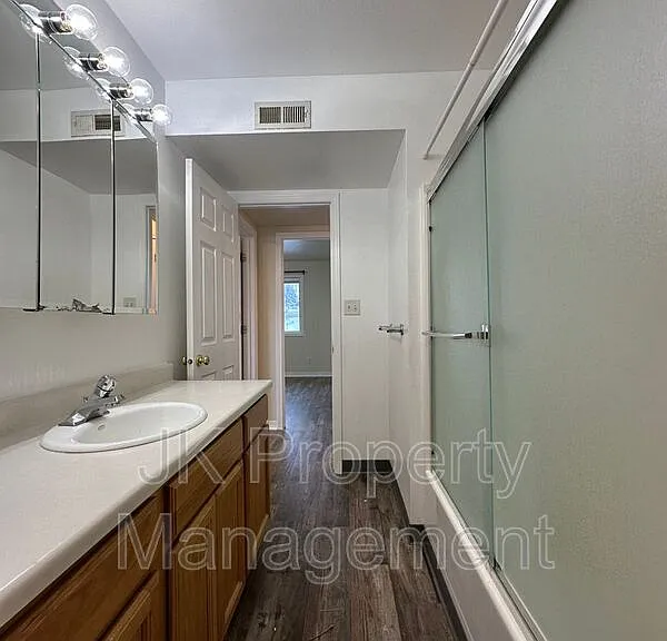 1210 5th St S #10 — Photo 14