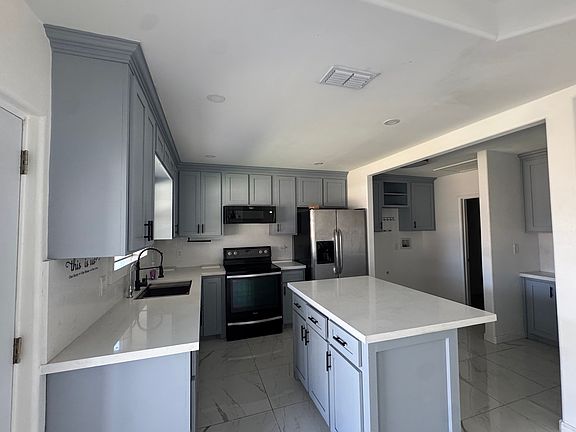 3rd image of 1092 Guadalupe Cir