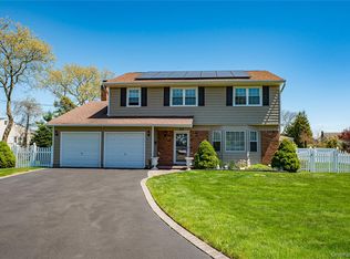 20 Bayview Rd, Amityville, NY 11701