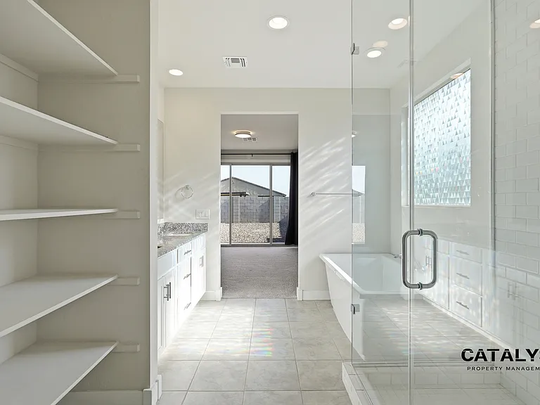 6926 W Winston Dr — Photo 13