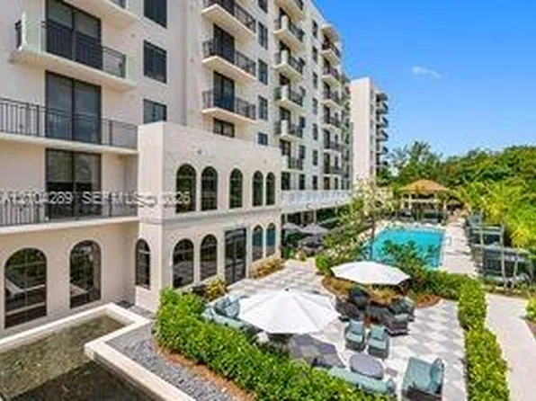 200 NE 12th Ave, Hallandale, FL