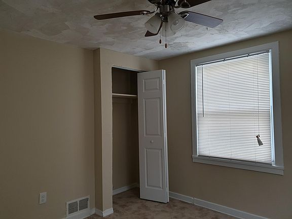 4th image of 15 Valley Pl S