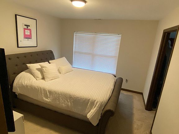 5th image of 306 Ford Ave #306