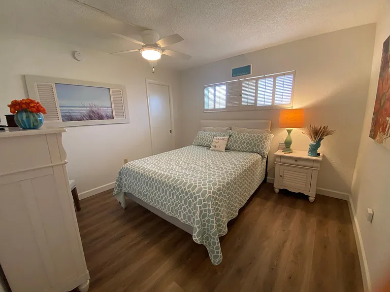 4525 Cove Cir — Photo 16