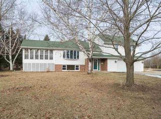 2596 Oakridge Rd, Neenah, WI 54956