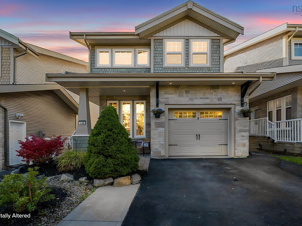 1st image of 212 Capstone Cres