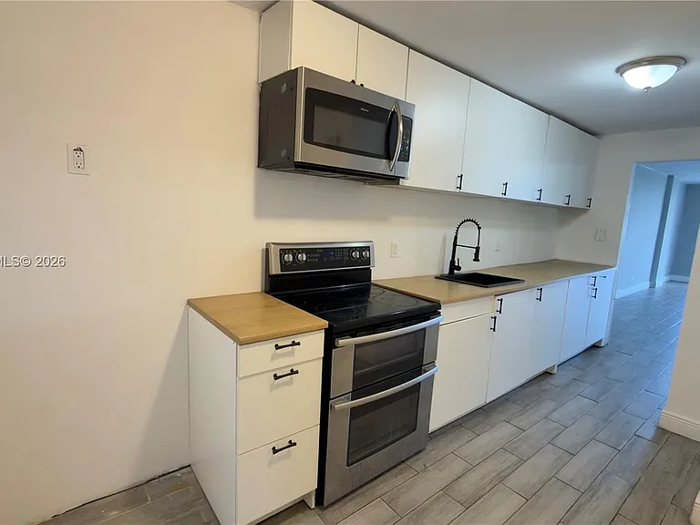 3660 NE 166th St #607 — Photo 9