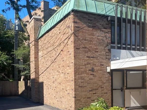 588 W Hawthorne Pl Unit 8, Chicago, IL 60657