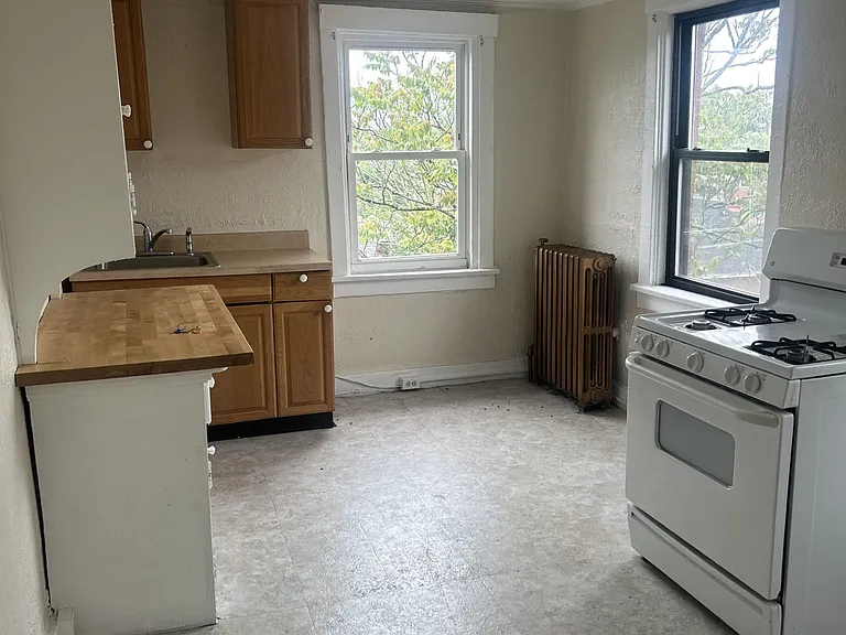 448 Brownsville Rd #2 — Photo 11