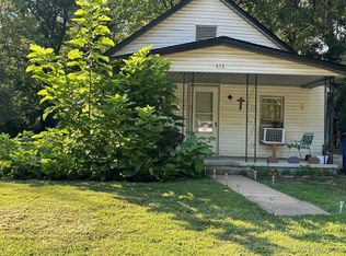 453 N 2nd St, Vinita, OK 74301
