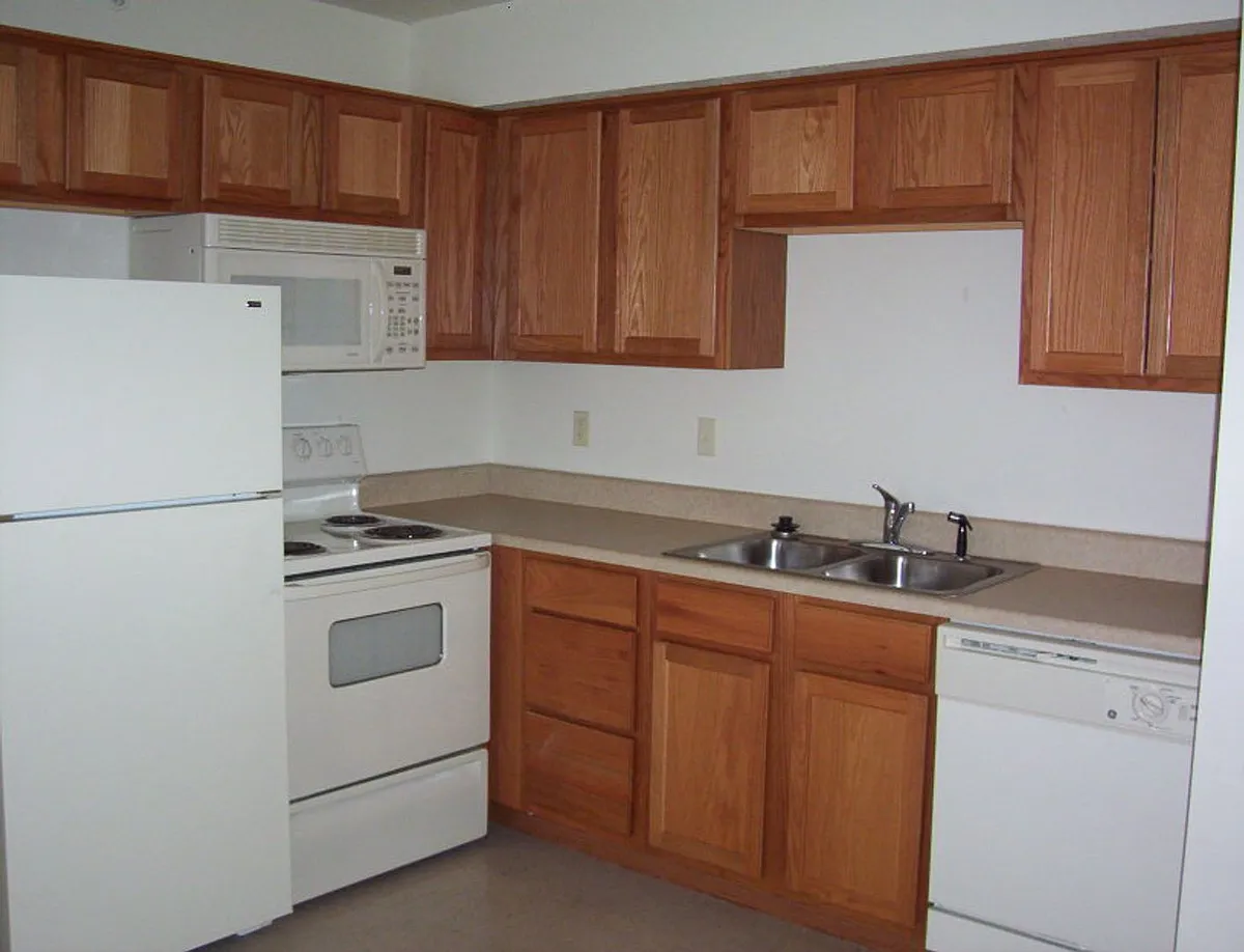 Building Photo - 210 E Erie St #A-P