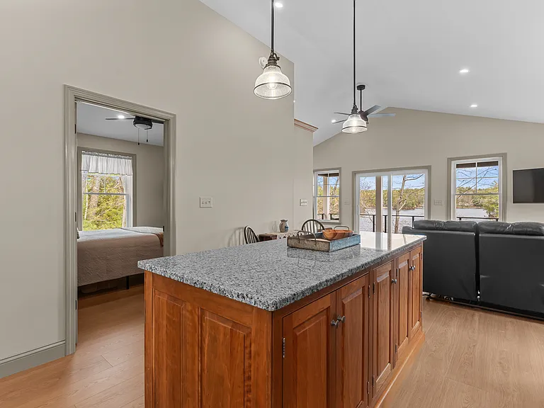 1296 W Shore Dr — Photo 3