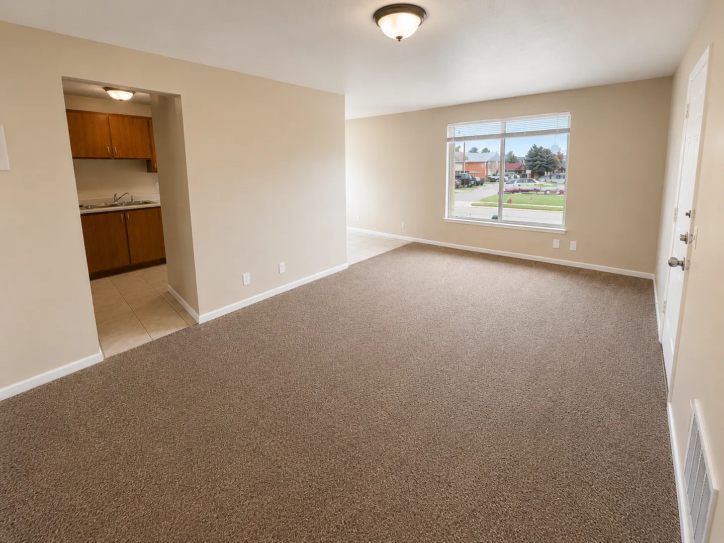 4642 4 Plex — Photo 1